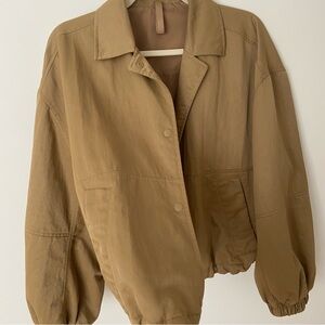Lululemon Crop Coaches Jacket sz Small Filbert Tan Oversized Casual Cinchable